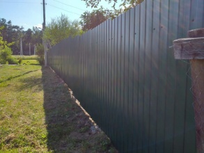 Забор из профнастила с воротами и калиткой 50 метров